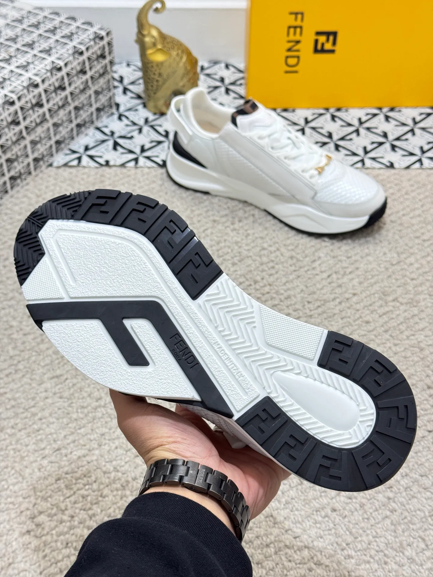 Men's men's shoes 💰520 [New style] 🦥🦥 Original quality - Fendi ◾️▫️F D🆕 Spring and summer new men's slip-on sneakers, with elastic straps, side zippers, and corrugated soles engraved with F. Embossed Fendi Flow lettering on the heel. Mixed material of high-tech fabric and black suede. FF graphic tongue. Ultra-light and wear-resistant EVA sole. Size: 38-44 (45 customized